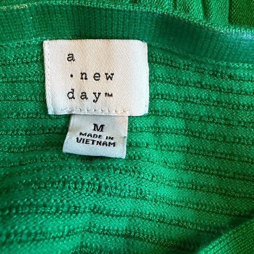A New Day Kelly Green Stretchy Pleated Halter Dress Midi Length Size Meidum - Picture 9 of 10